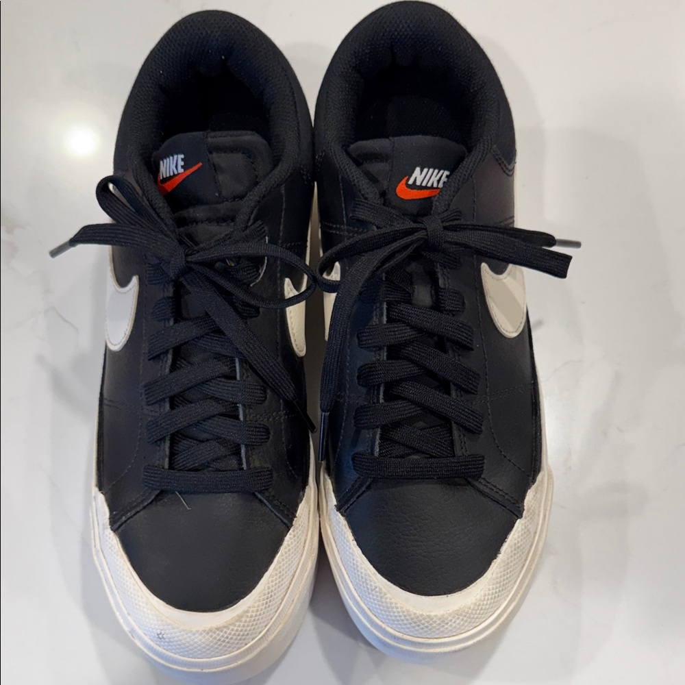 Nike Men's Black and White Sneakers